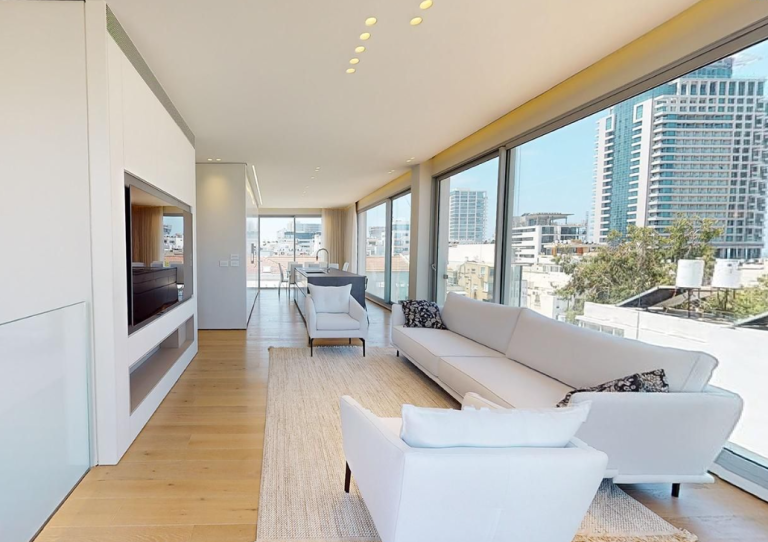 למכירה ברחוב הרב קוק תל אביב