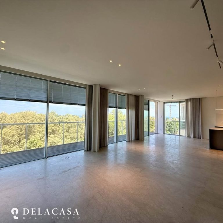 Spacious living room rental Old North Tel Aviv property
