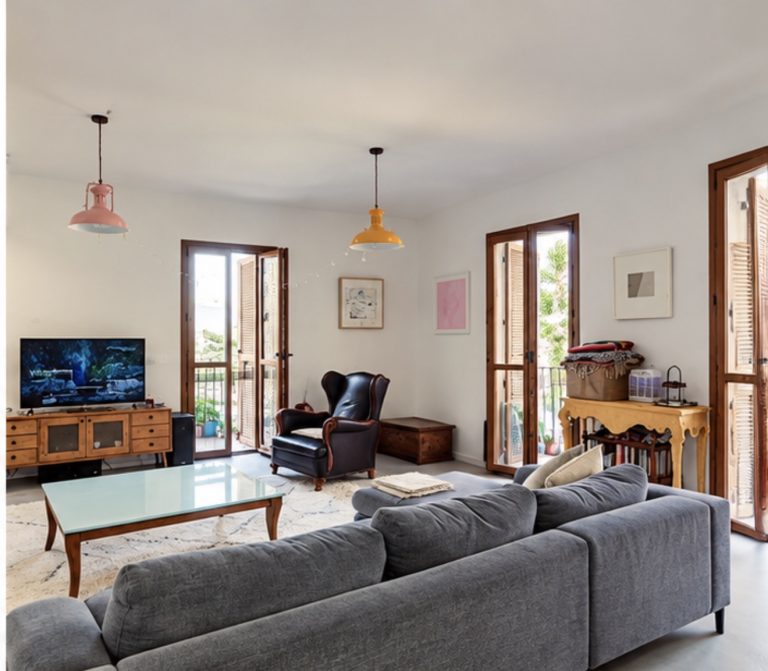 Apartment for sale near the beach in tel aviv